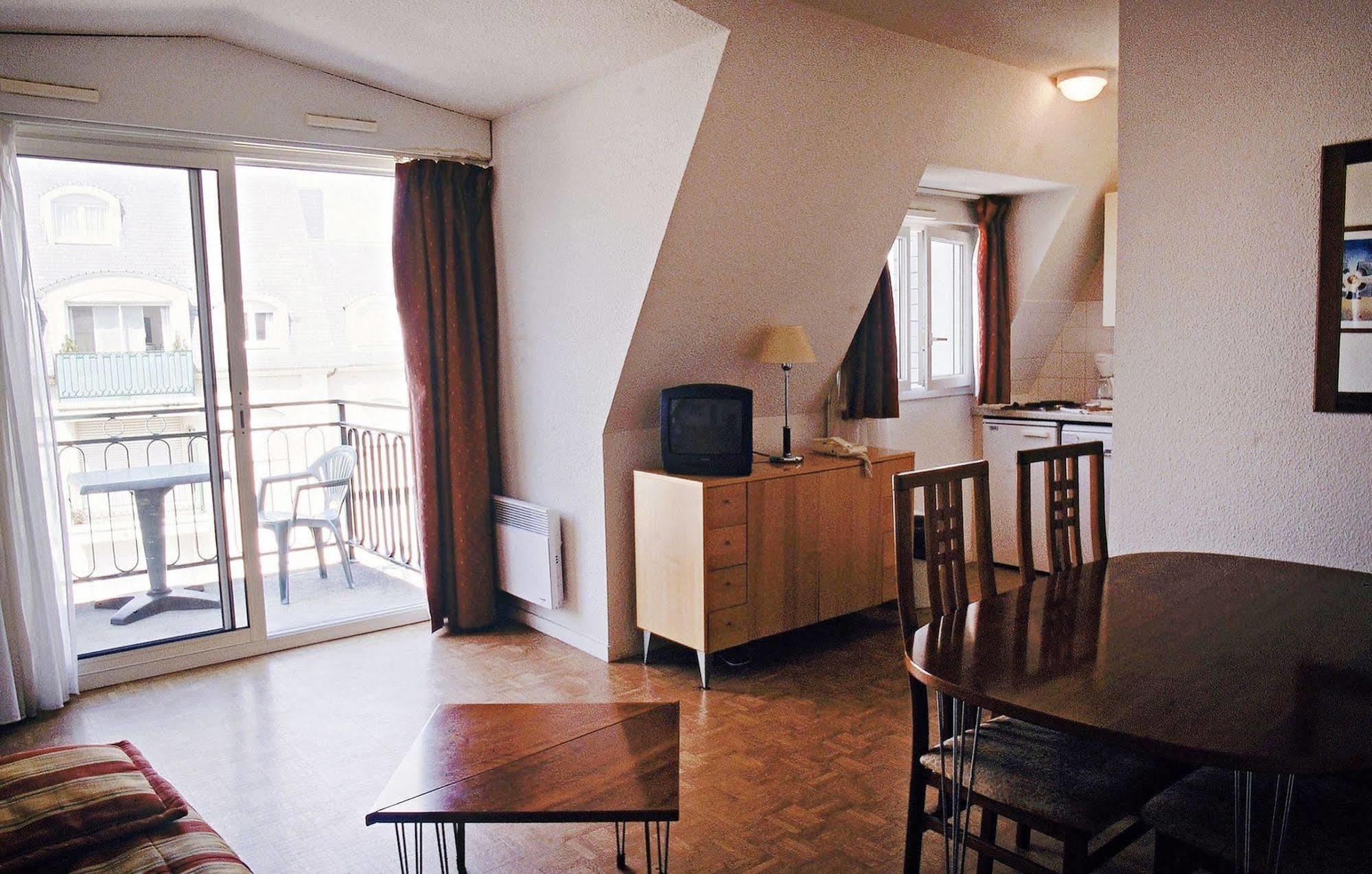 Montaigu Aparthotel Cabourg Buitenkant foto